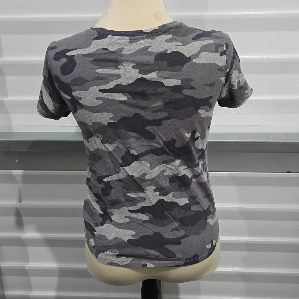 Old Navy Gray Crop Fitted Short Sleeve T-Shirt Size Small‎